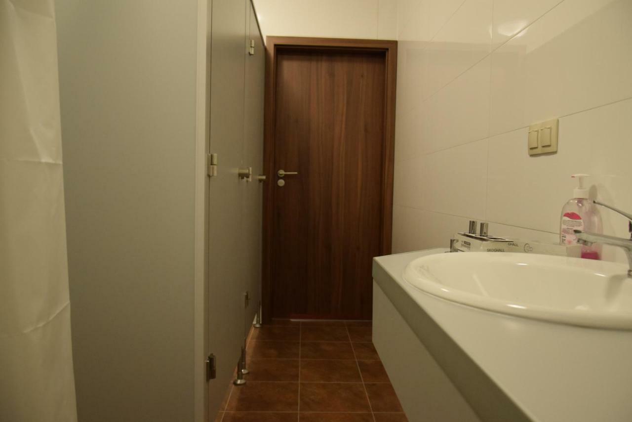Botanik Hostel Poznań Exteriör bild